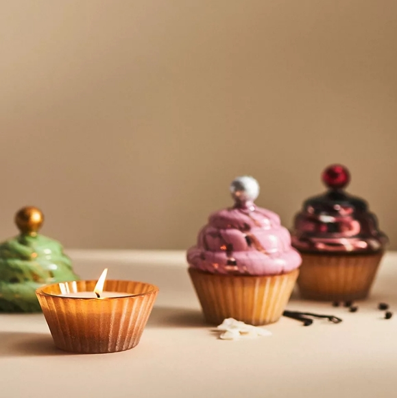 Anthropologie Cupcake Gourmand Ginger Cookie Glass Candle - Picture 3 of 3